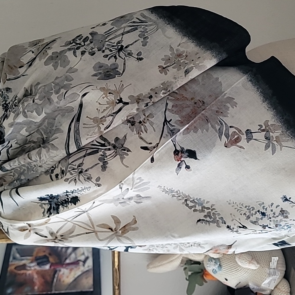 Dior Beige and Black Silk Scarf - Picture 3 of 9